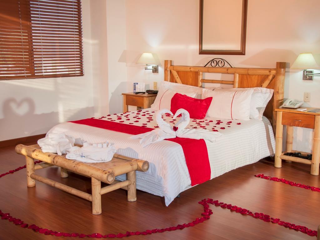 Armenia Hotel ภายนอก รูปภาพ