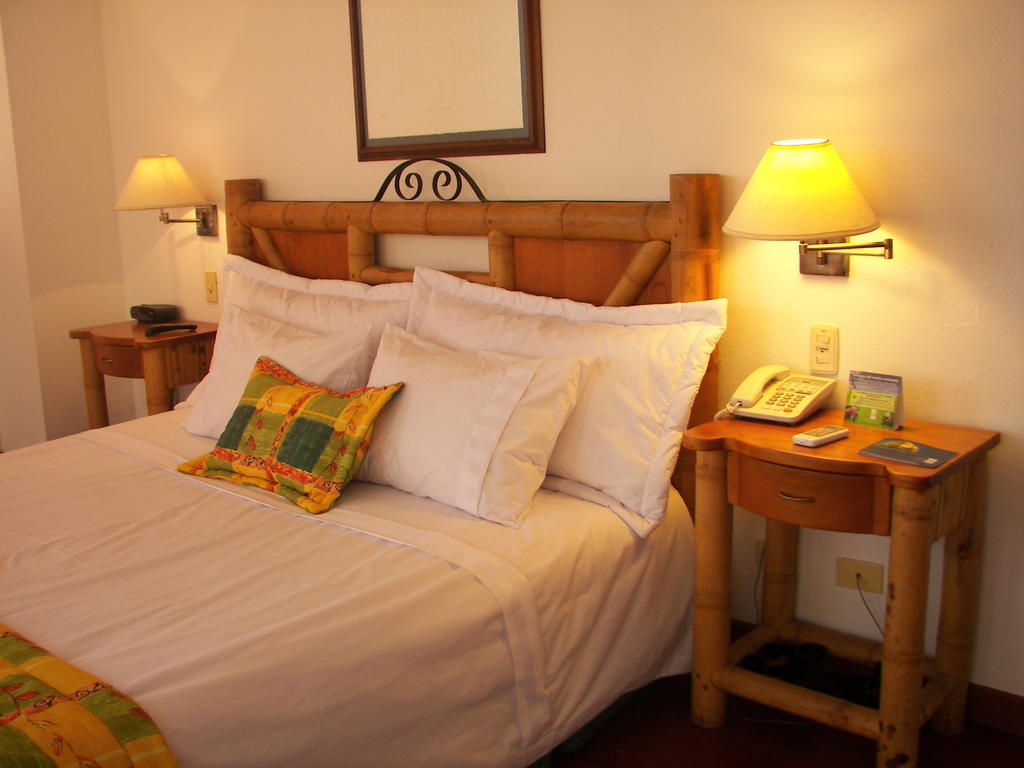 Armenia Hotel ภายนอก รูปภาพ